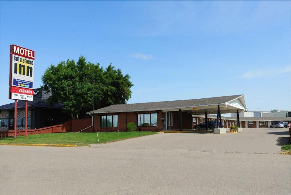 Battlefords Inn North Battleford Exterior photo