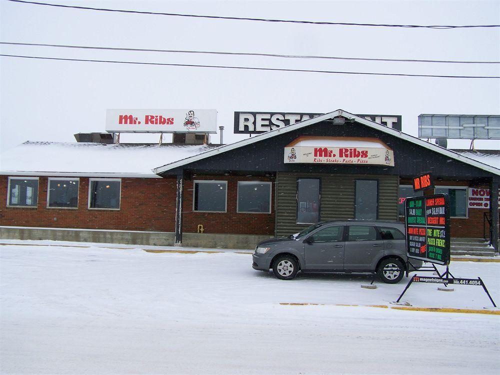 Battlefords Inn North Battleford Exterior photo